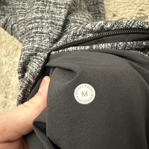 Lululemon Men’s Surge Warm Full Zip Hooded Jacket Size Medium - Picture 5 of 5